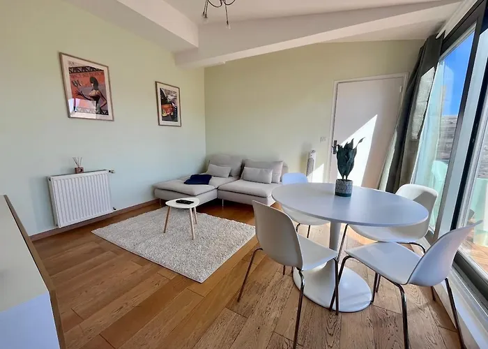 Tres Bel 3 Pieces Terrasse Apartment