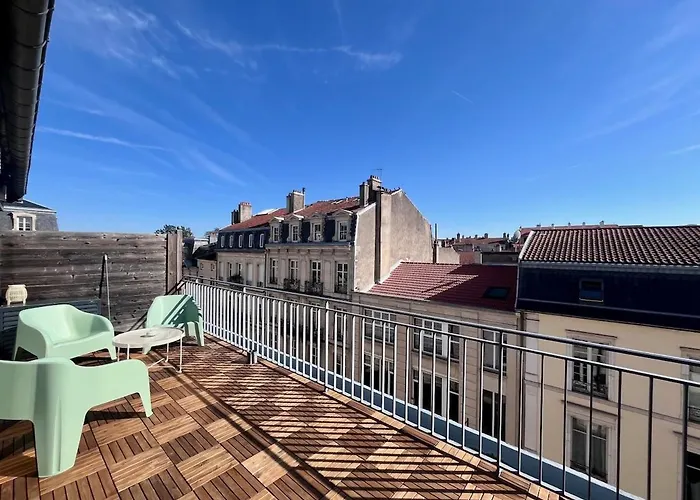 Tres Bel 3 Pieces Terrasse Apartment